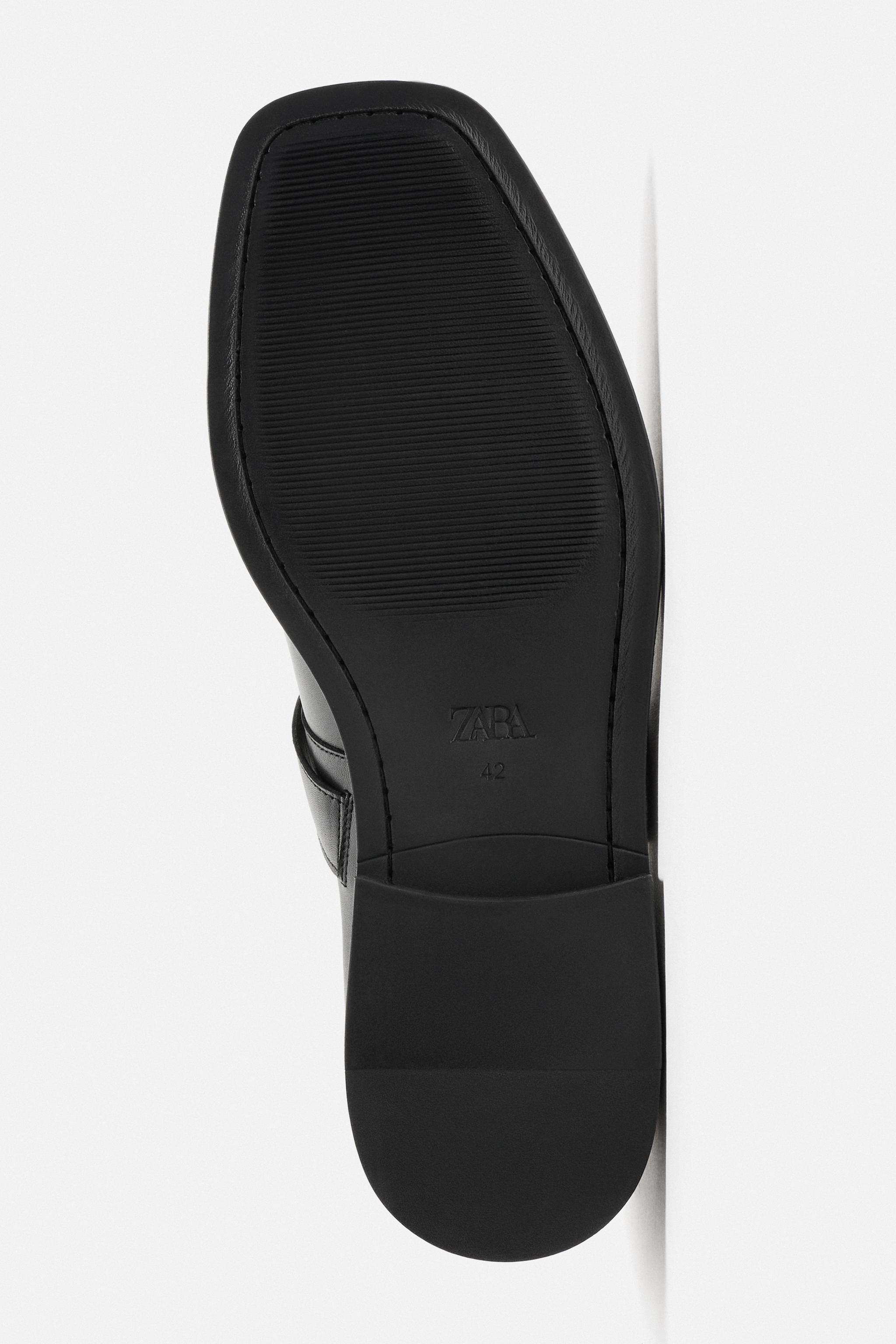 CHAUSSURES EN CUIR À BOUCLE